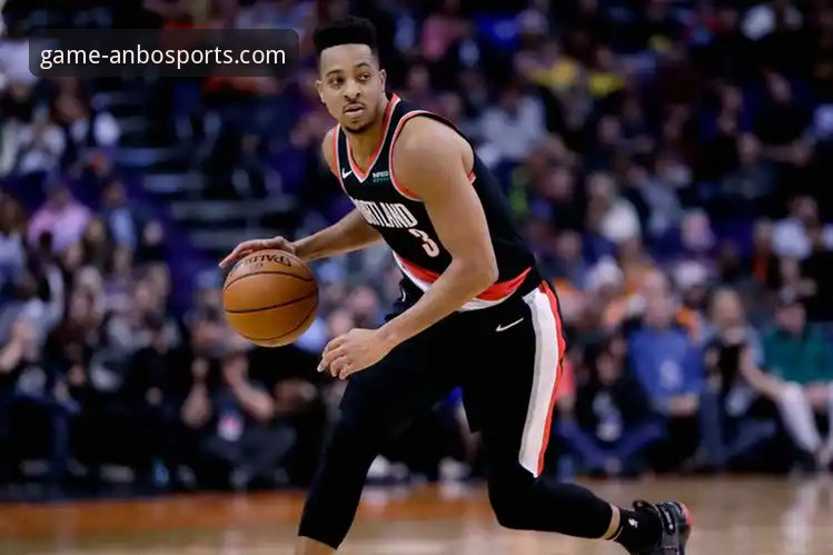 CJ-麦科勒姆续约老鹰1年2100万美元，最新动态引爆球迷热议